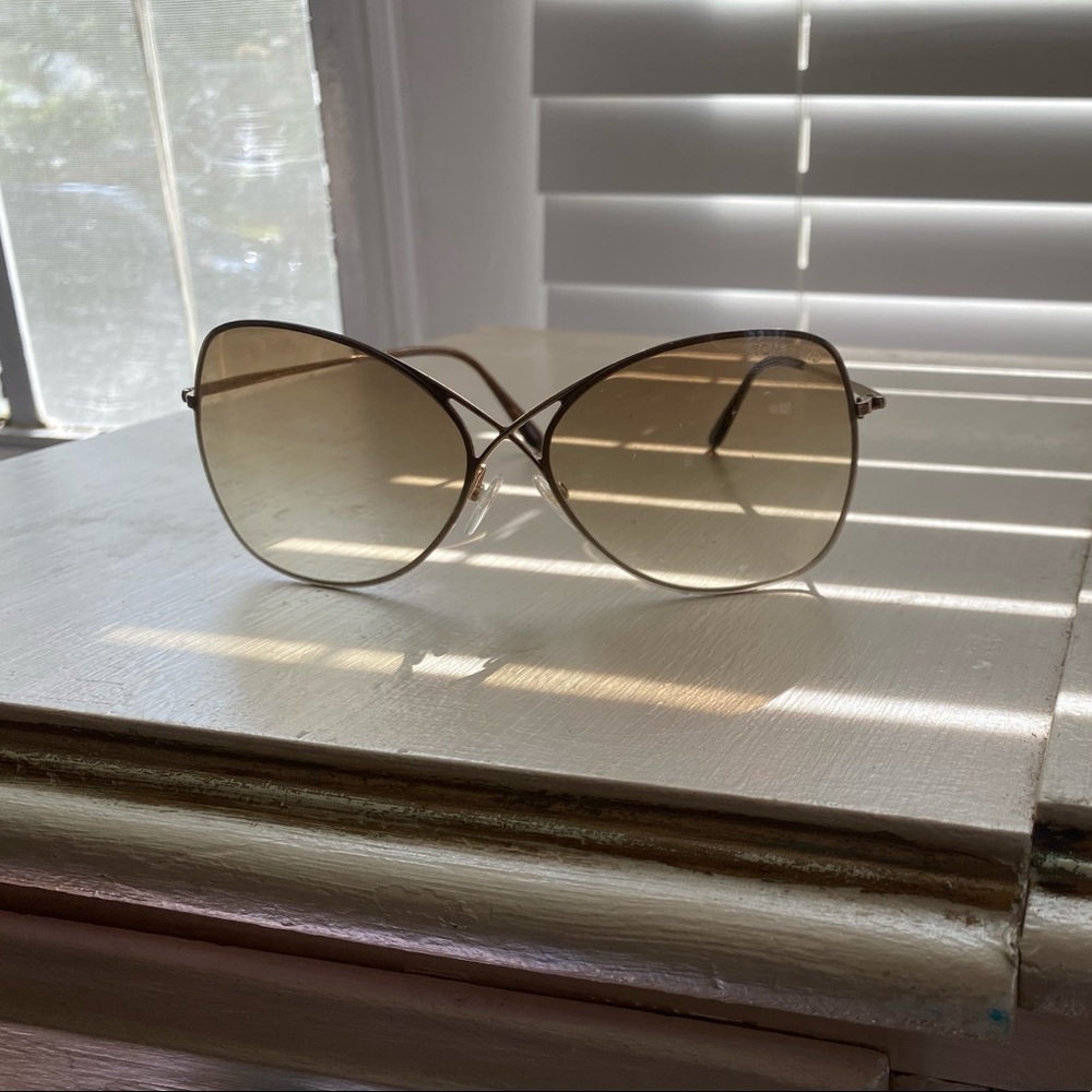 Tom Ford Gold Fashion Sunglasses ✨